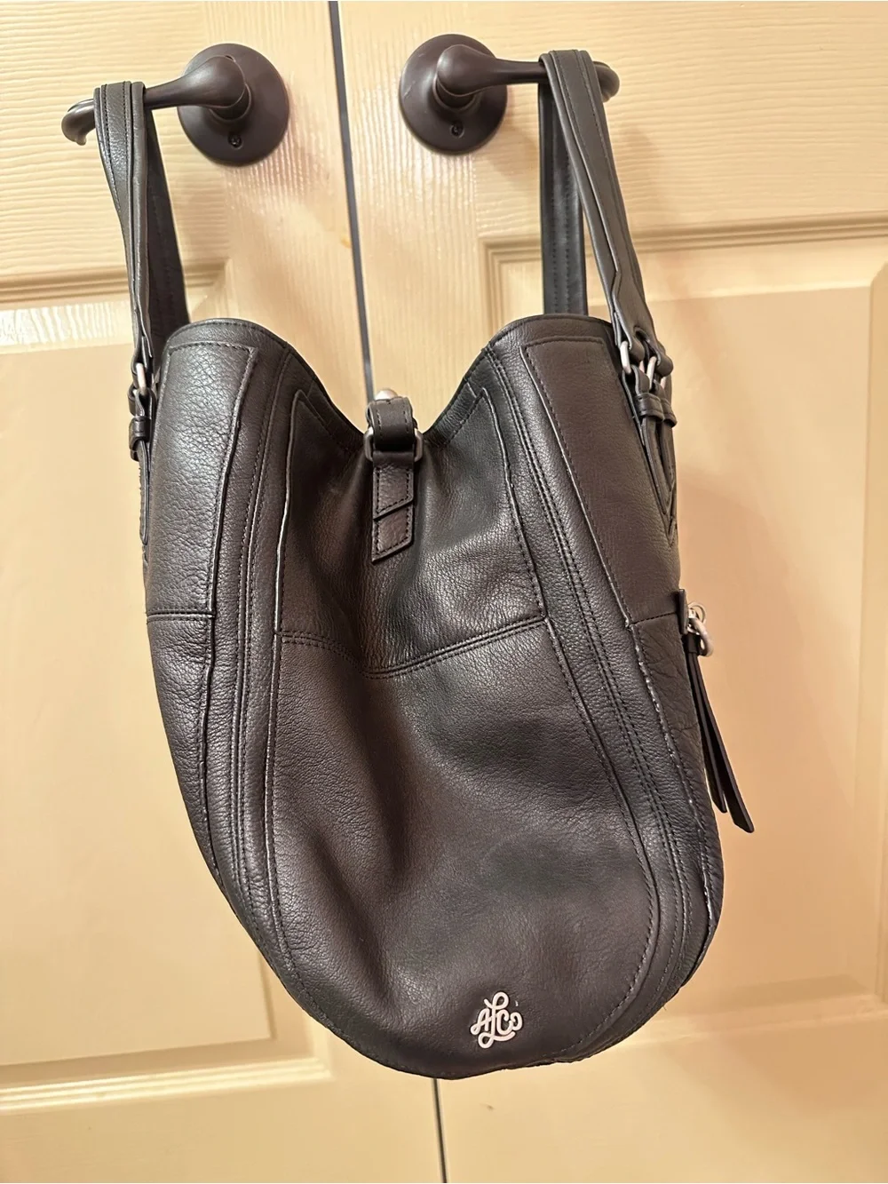 Classic Women's Leather Tote Bag in black